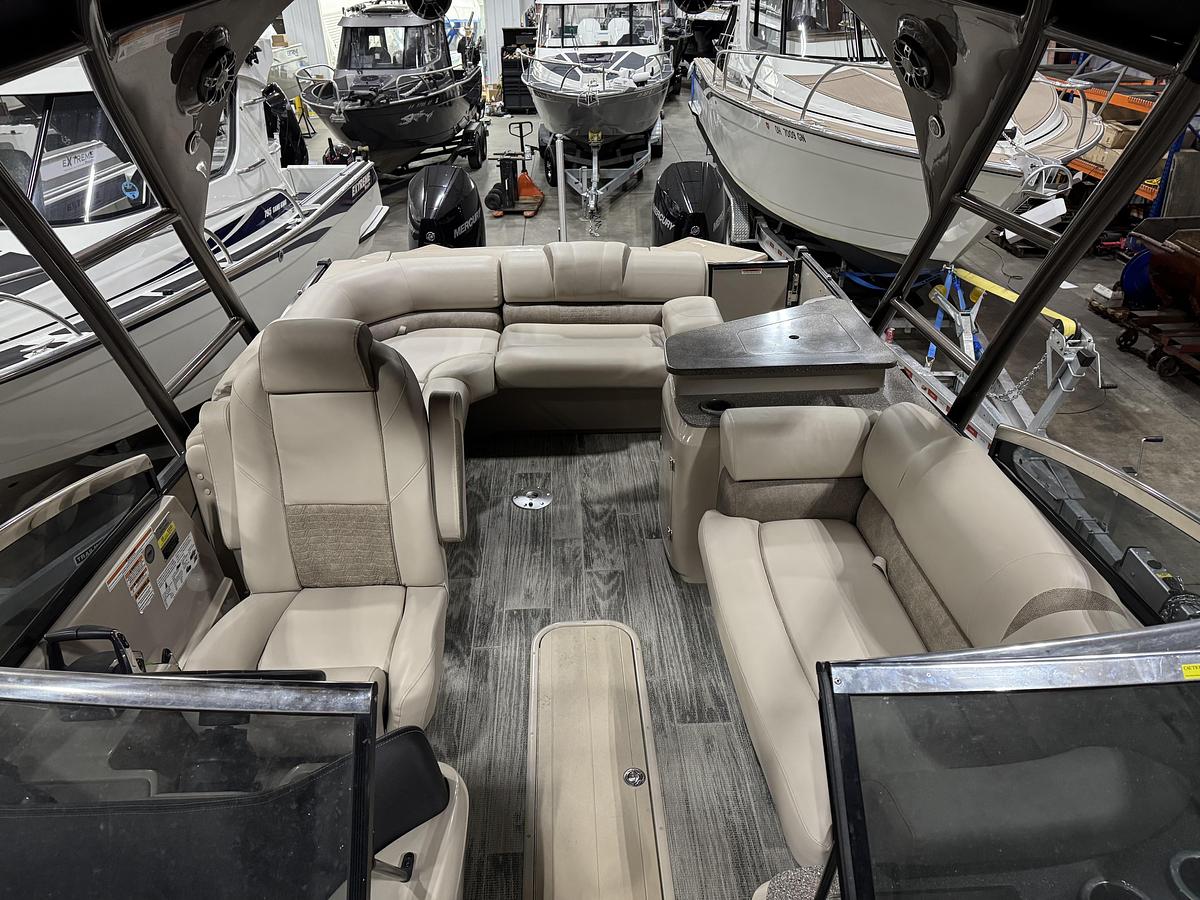 Used 2022 Avalon 2785 Catalina Platinum Cruiser