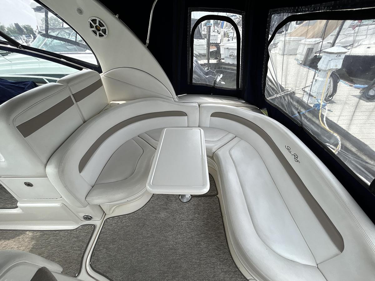 Used 2005 Sea Ray 320 Sundancer