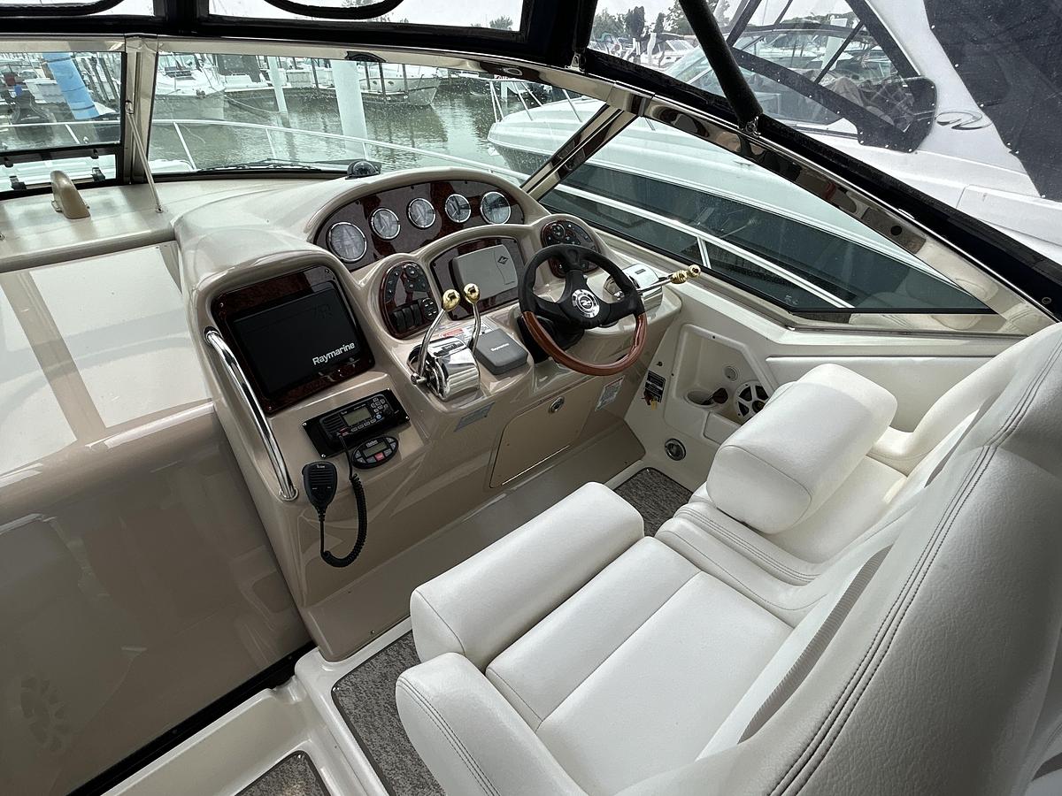 Used 2005 Sea Ray 320 Sundancer