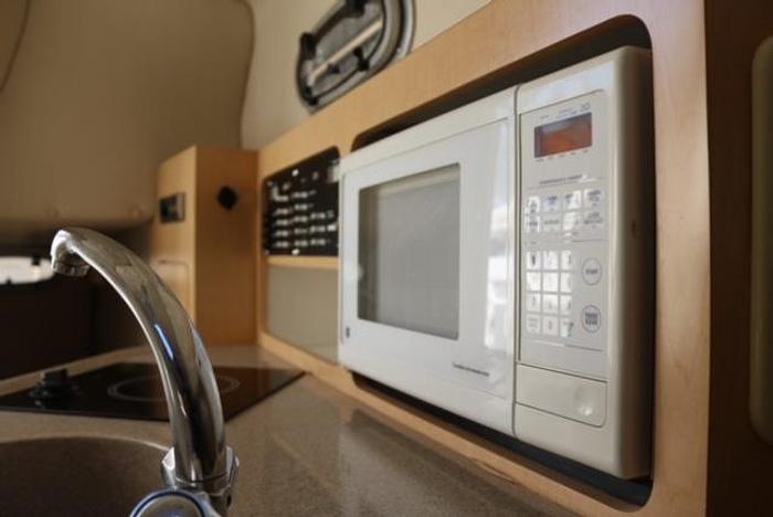 Used 2001 Boston Whaler 26 Conquest