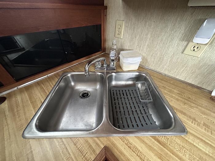 Used 1986 Marinette 39' Double Cabin