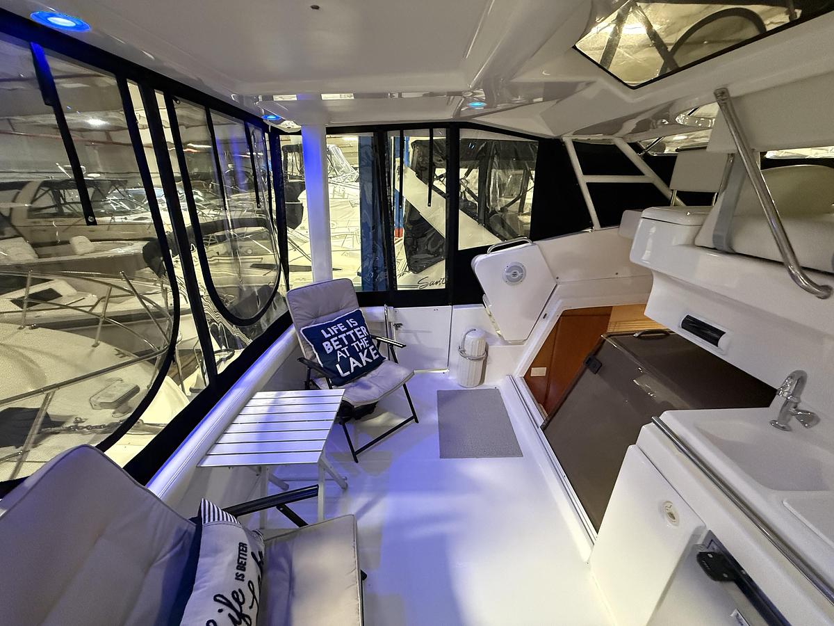 Used 1998  Silverton 352 Motor Yacht