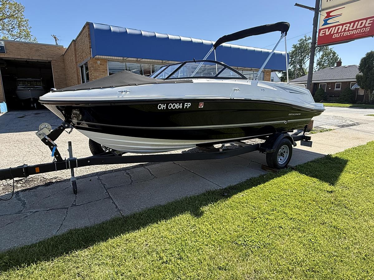 Used 2016 Bayliner VR5