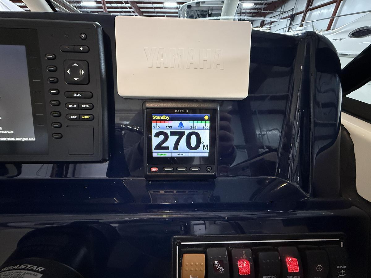 Used 2014 Pursuit 265 DC