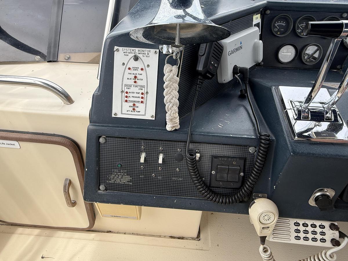 Used 1986 Sea Ray 410 Sundancer