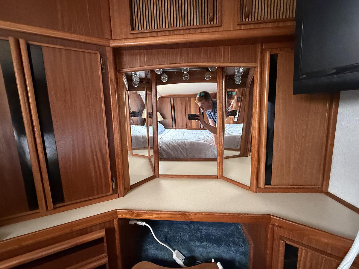 Used 1986 Sea Ray 410 Sundancer
