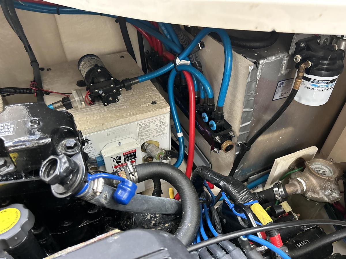 Used 2005 Sea Ray 320 Sundancer