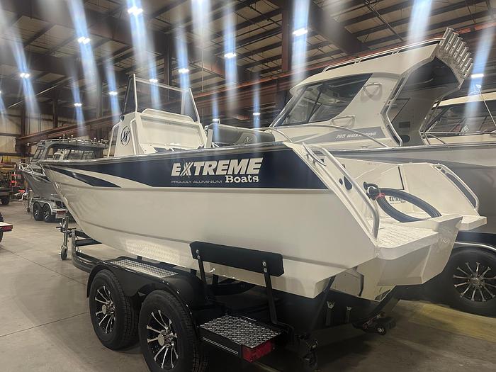 2025 Extreme Boats 645 Centre Console