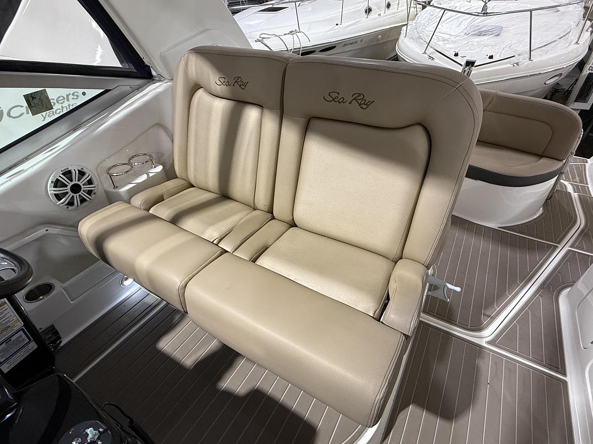 Used 2017 Sea Ray 330 Sundancer