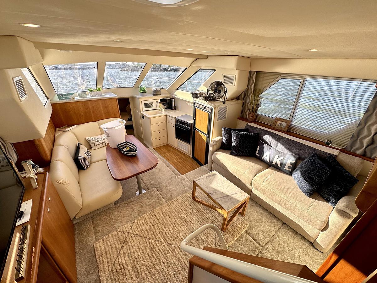 Used 1998  Silverton 352 Motor Yacht