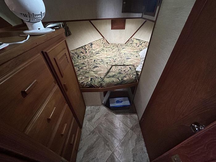 Used 1986 Marinette 39' Double Cabin