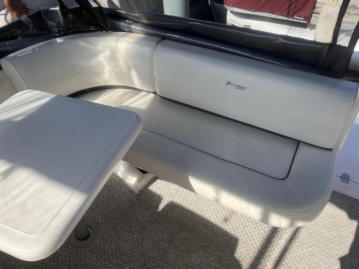 Used 2007 Cruisers Yachts 280 CXI