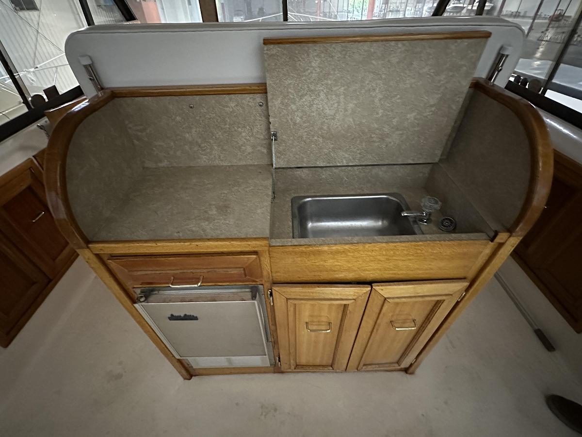 Used 1982 Egg Harbor 42 Aft Cabin Motor Yacht