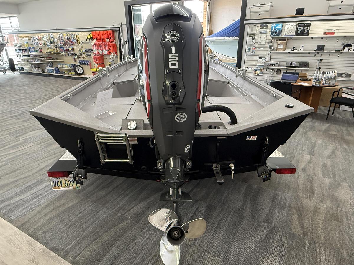 Used 2020 Alumacraft 20 Bay