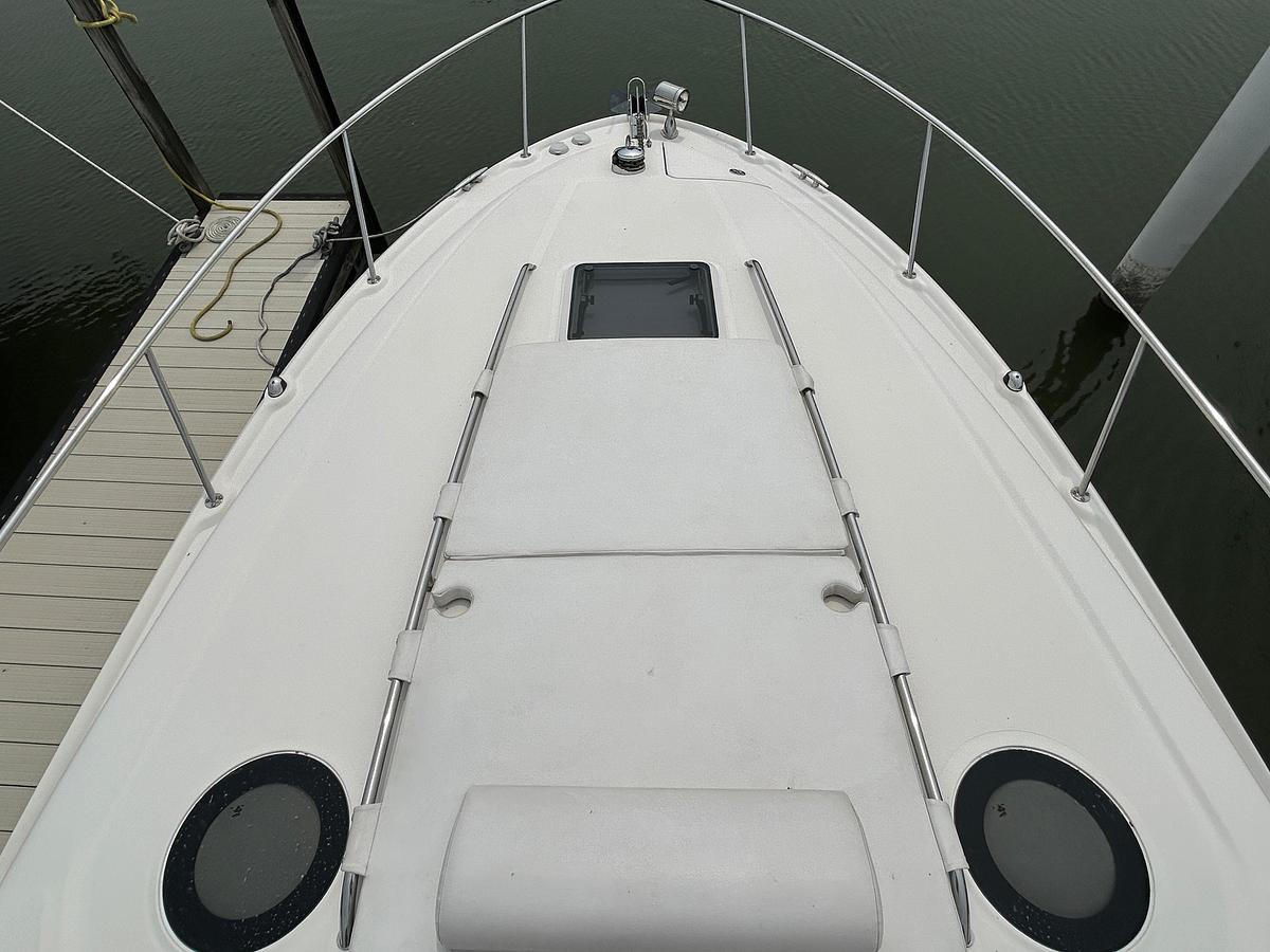 Used 2005 Sea Ray 320 Sundancer