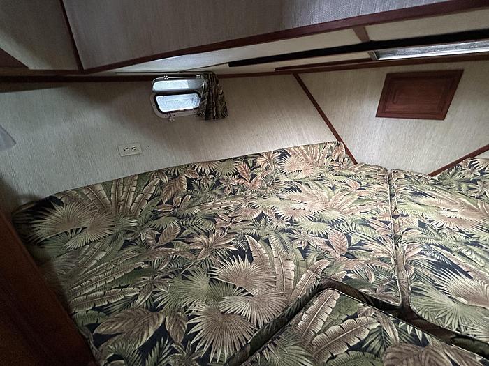 Used 1986 Marinette 39' Double Cabin