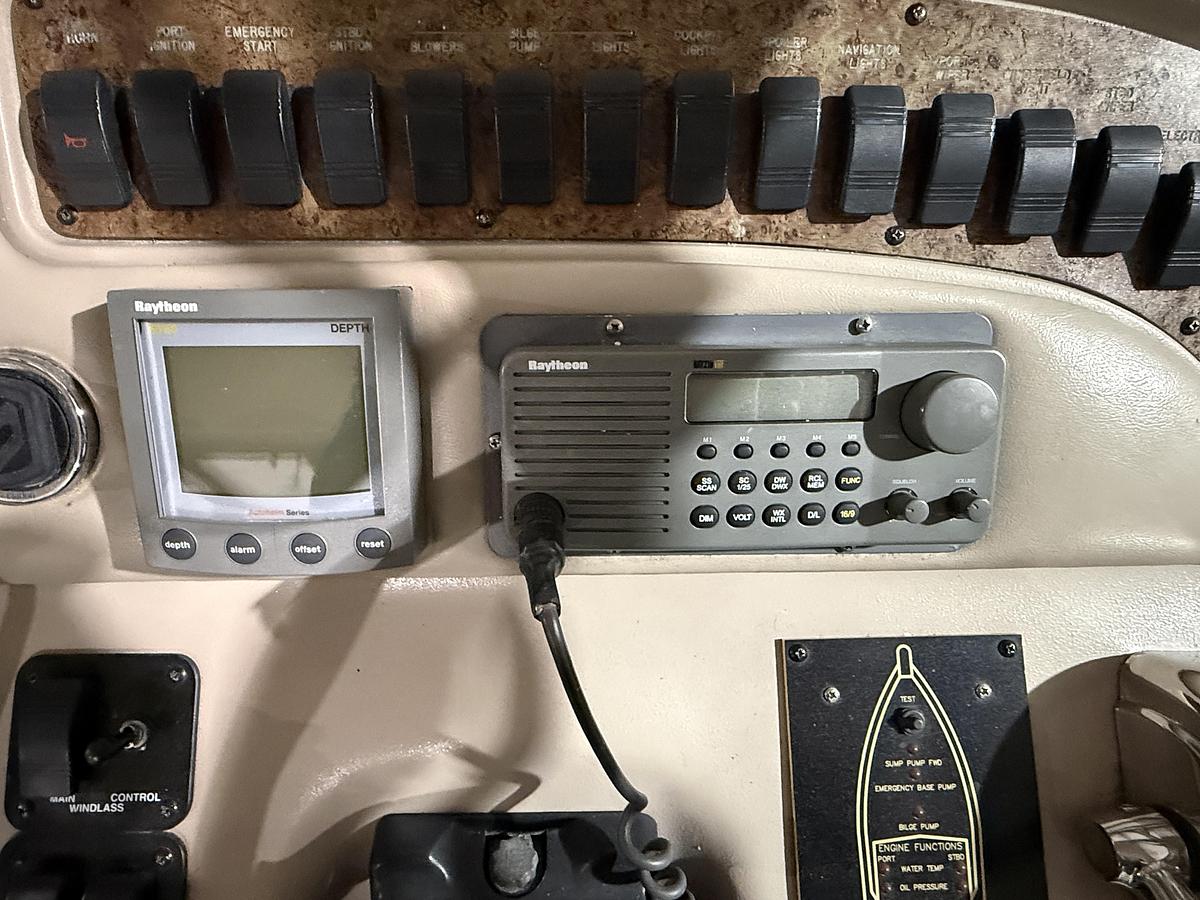 Used 2000 Sea Ray 310 Sundancer