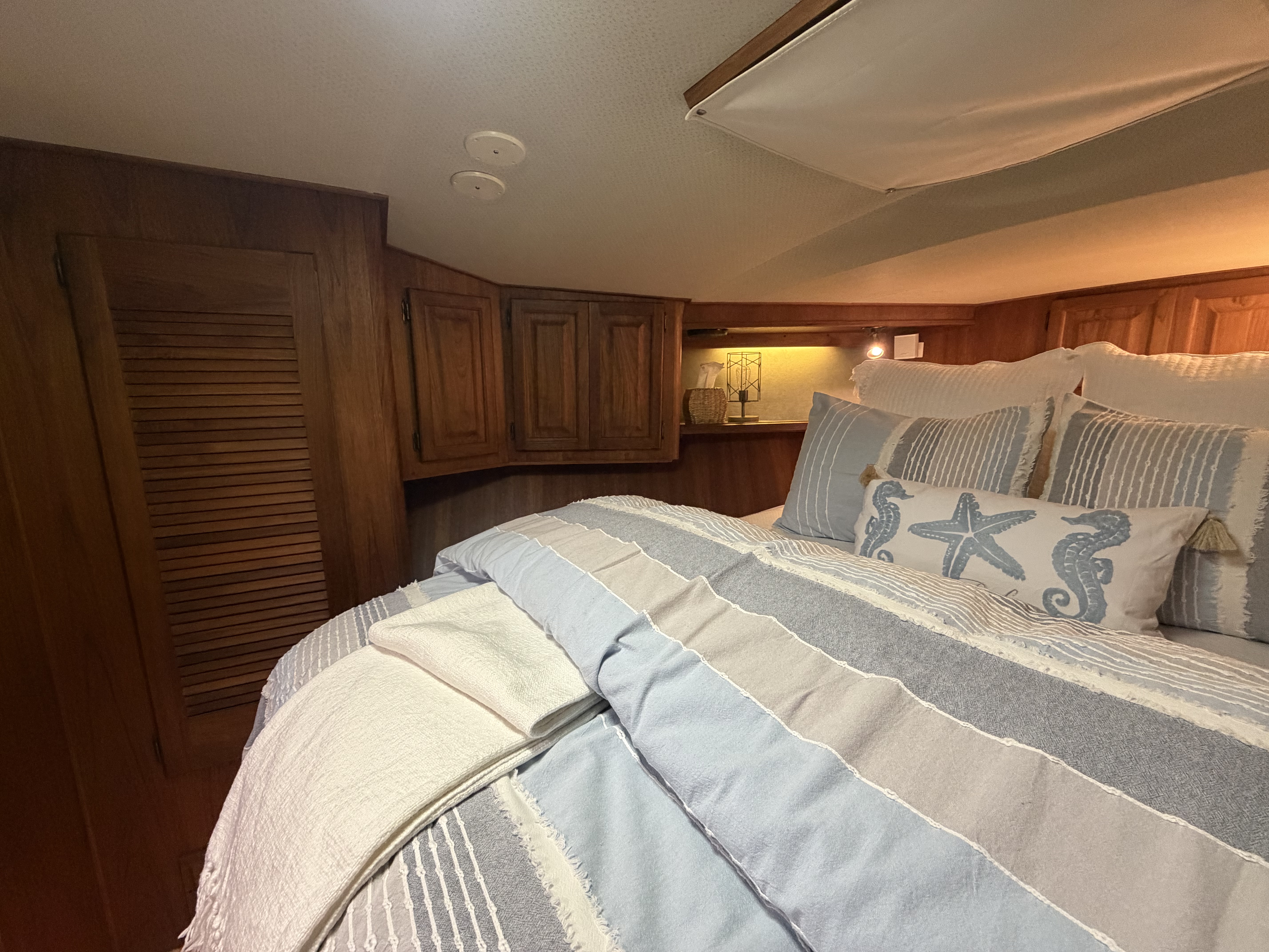Used 1986 Viking 48 Motor Yacht