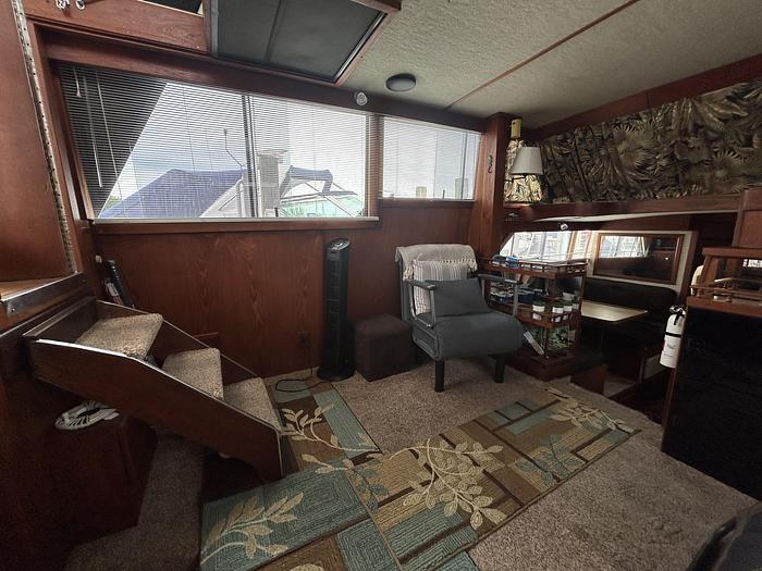 Used 1986 Marinette 39' Double Cabin