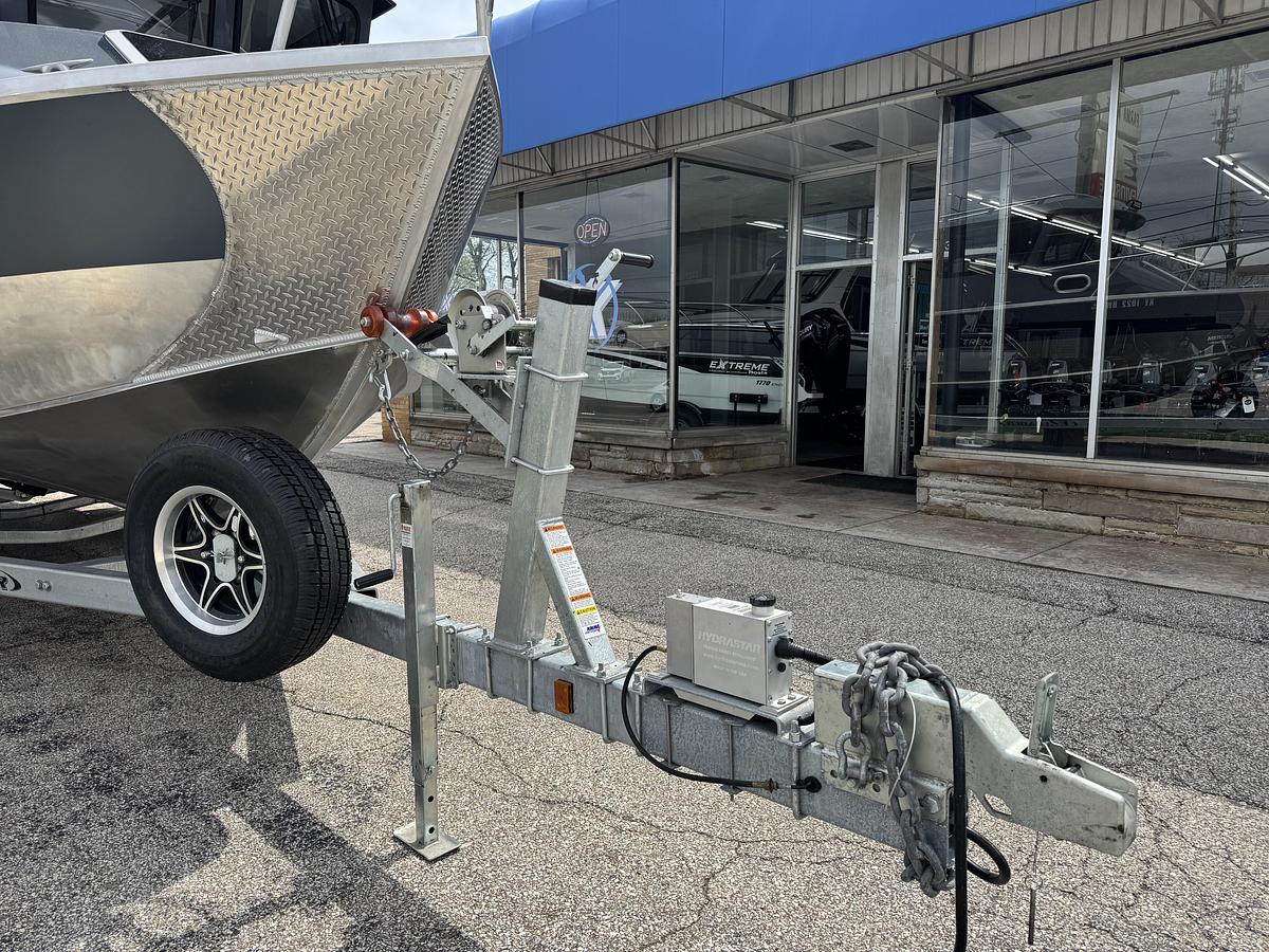 Used 2025 Hewescraft 240 Pacific Cruiser Hardtop