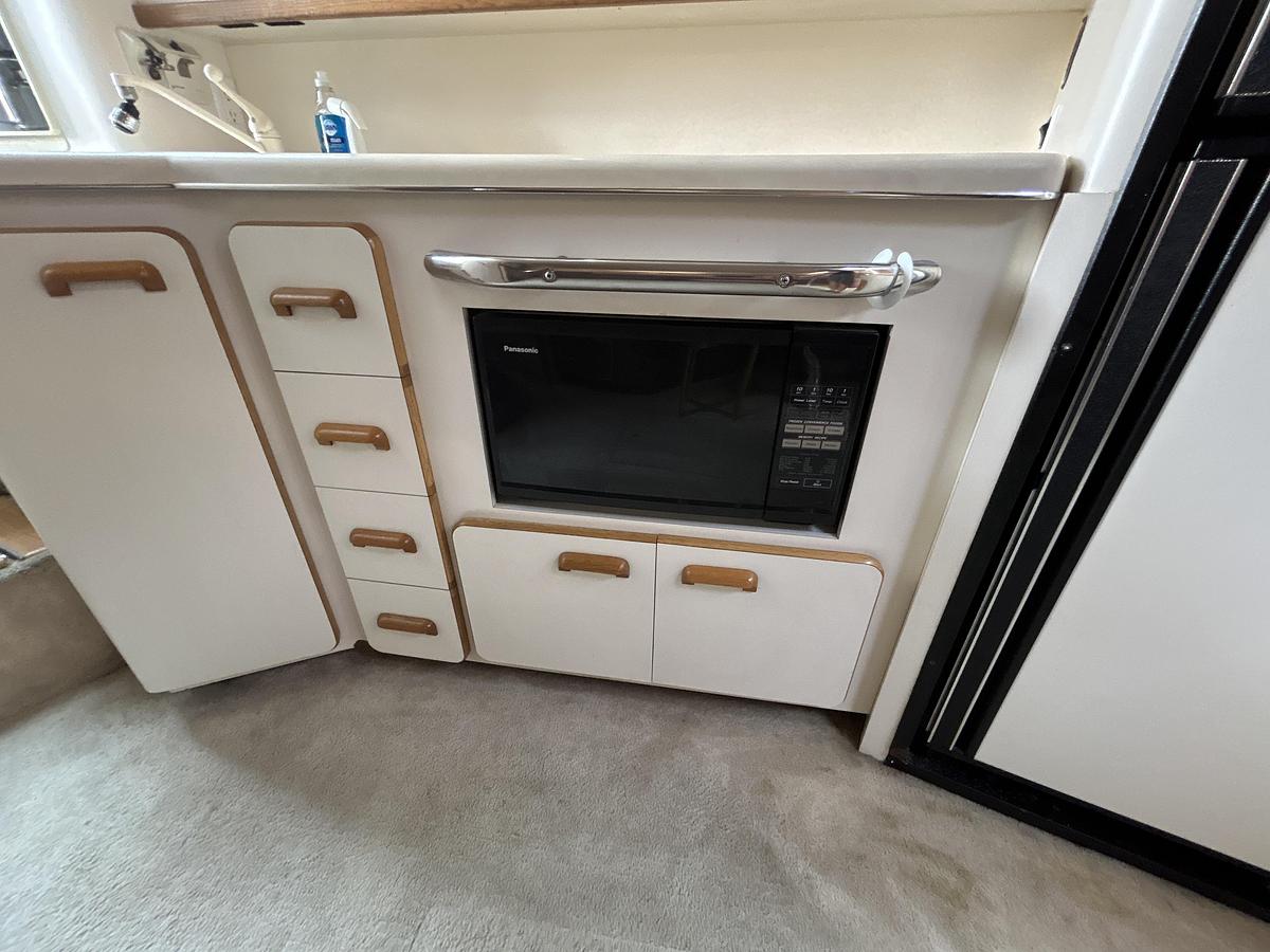 Used 1993 Sea Ray 440 Sundancer