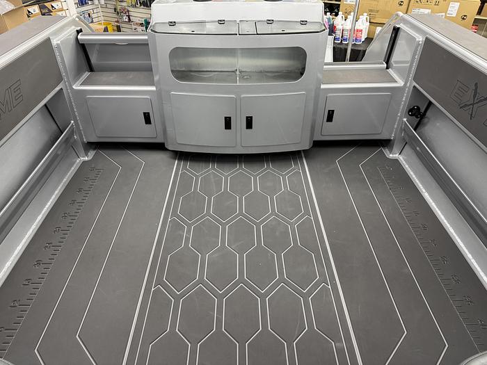 2025 Extreme Boats  696 Game King