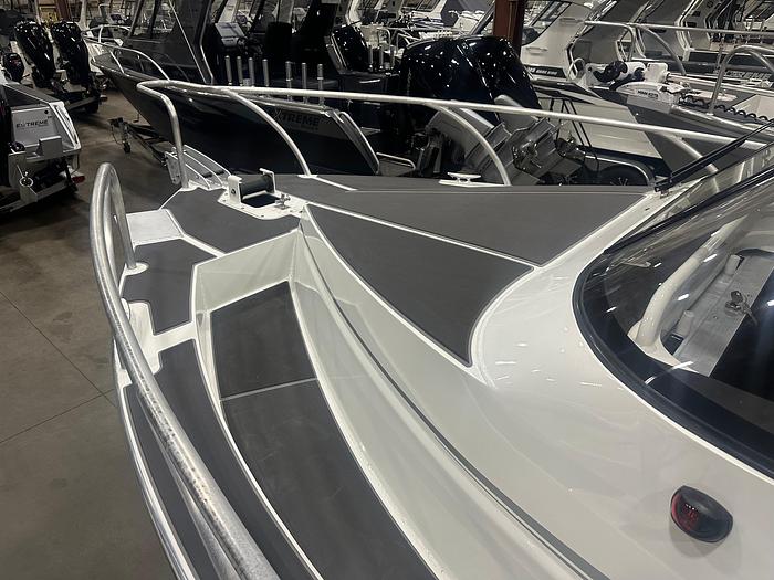 2024 Extreme Boats 795 Walk Around