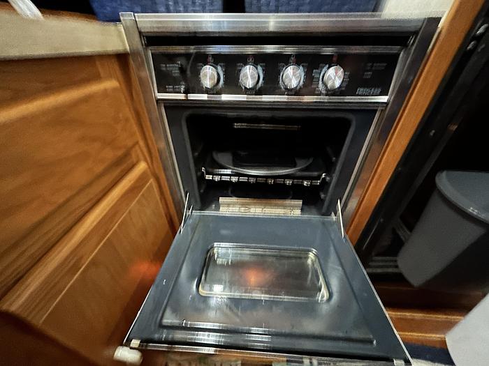 Used 1990 Silverton  40 Motor Yacht