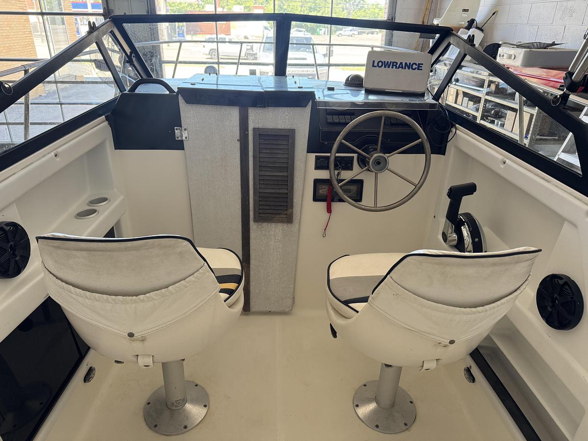 Used 1992 Bayliner 2052 Trophy