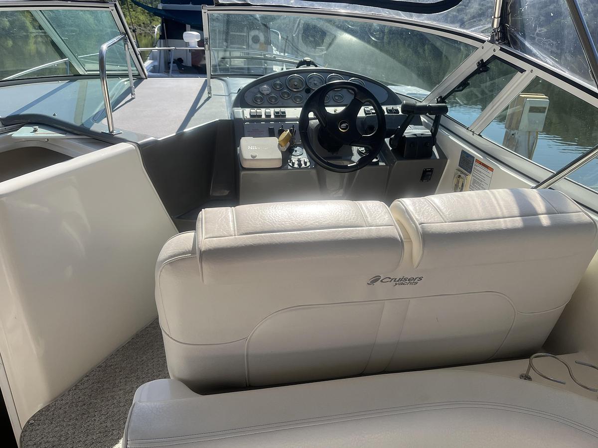 Used 2007 Cruisers Yachts 280 CXI
