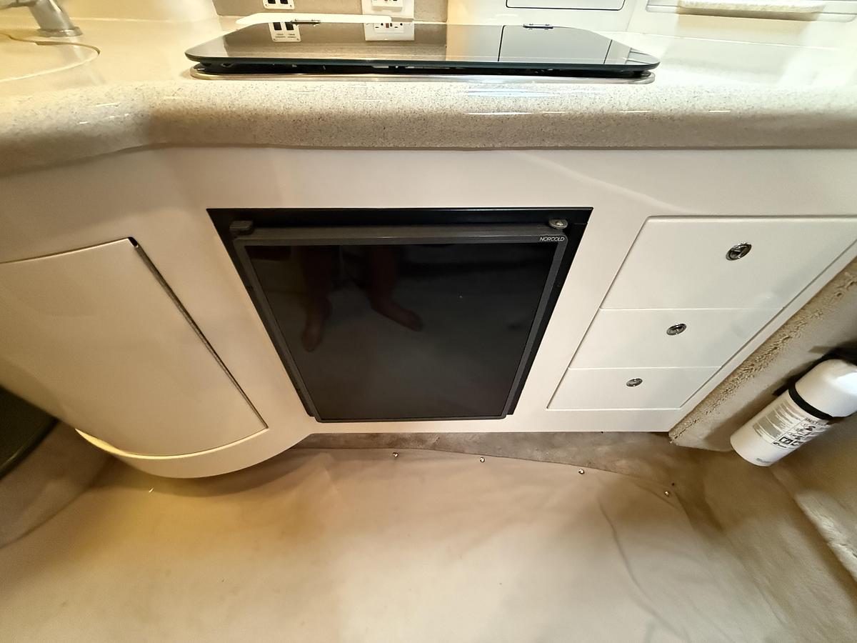 Used 2000 Monterey 322 Cruiser