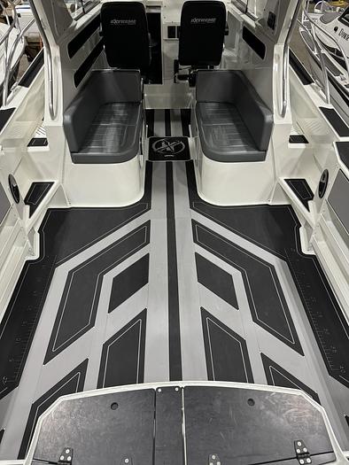 2025 Extreme Boats  915 Walk Around