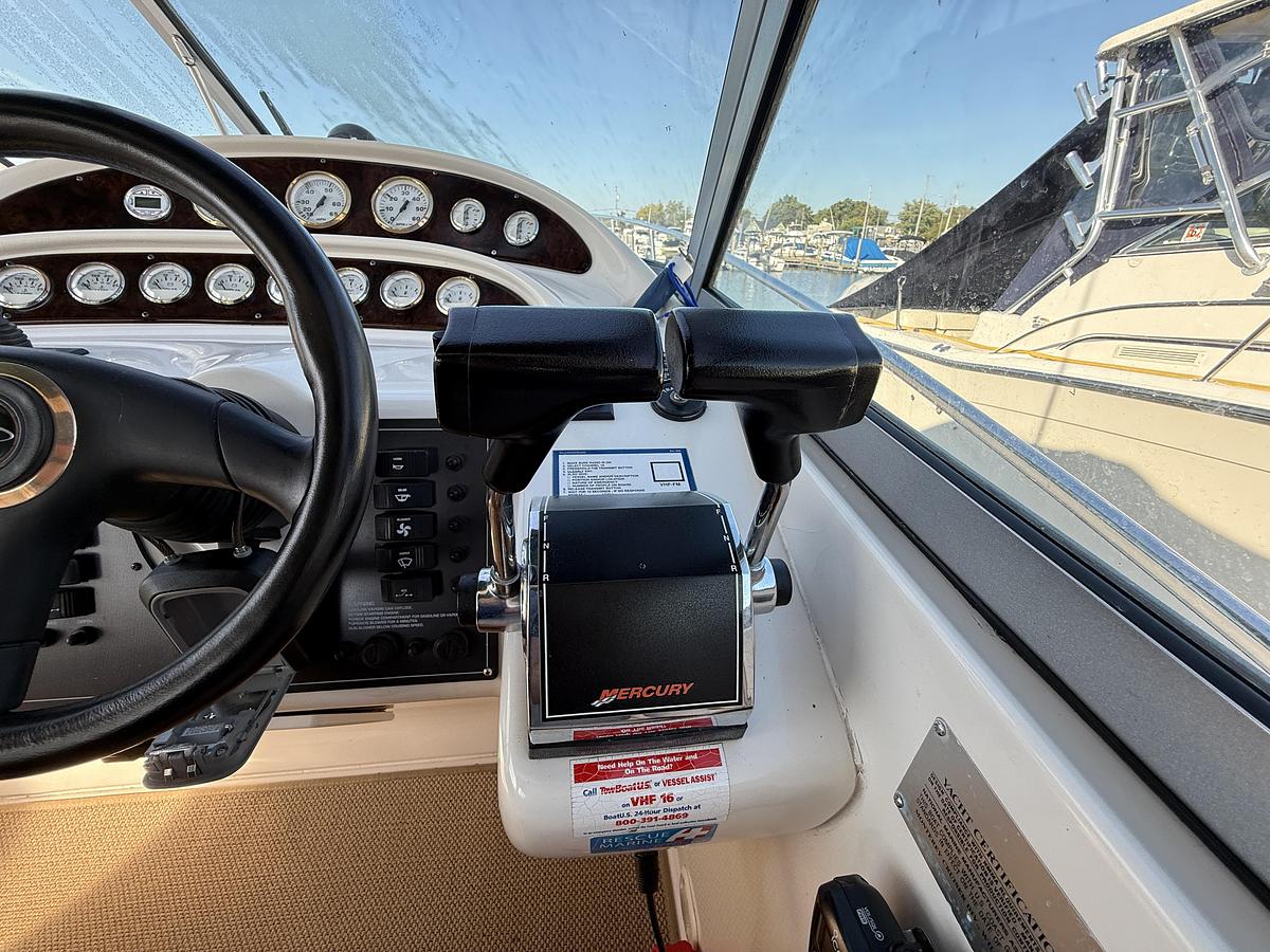 Used 2000 Monterey 322 Cruiser