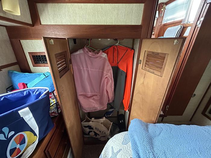 Used 1986 Marinette 39' Double Cabin