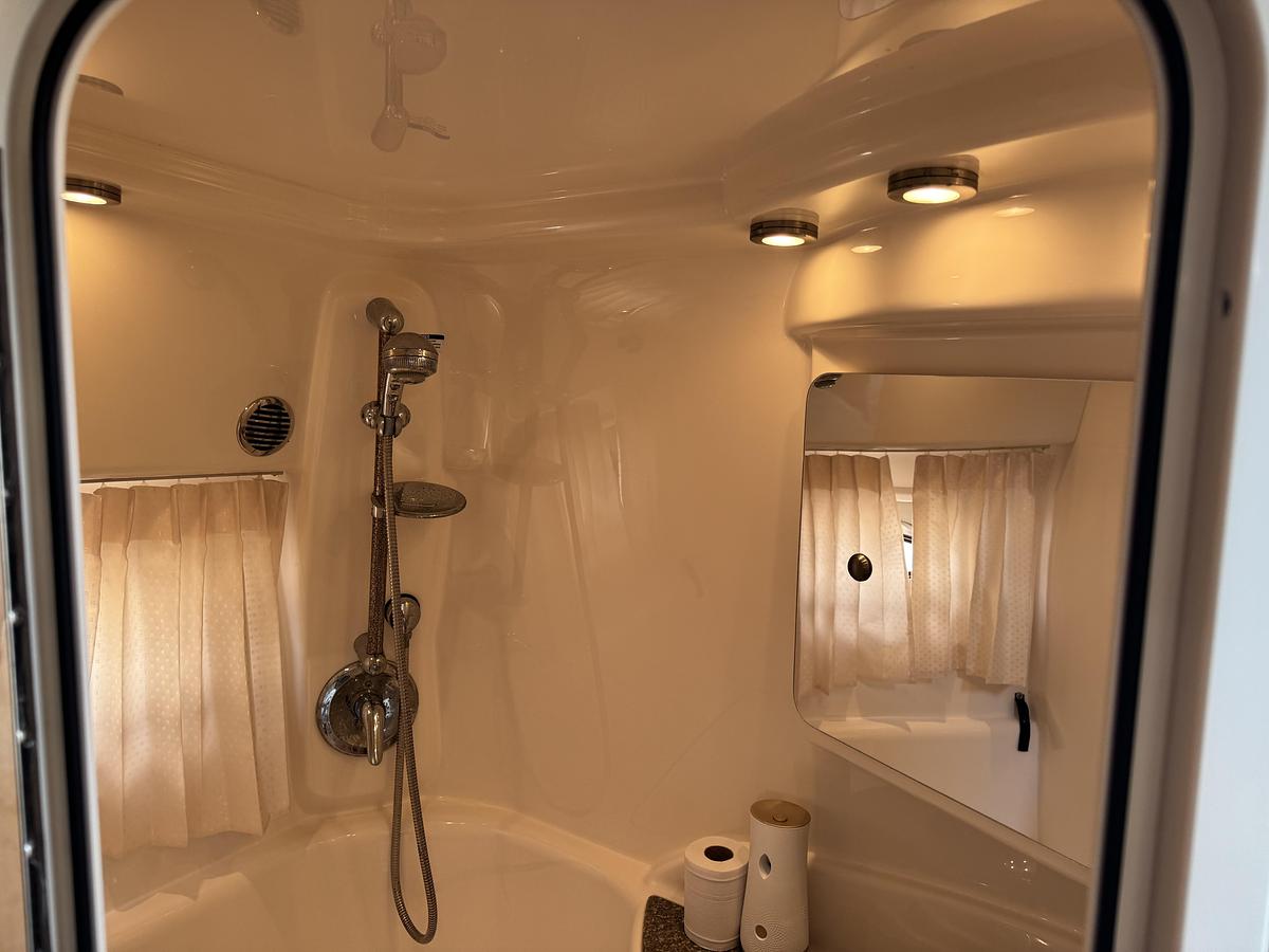Used 2009 Chaparral 350 Signature