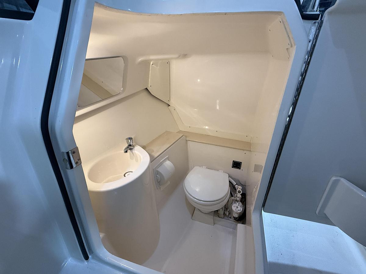 Used 2014 Pursuit 265 DC