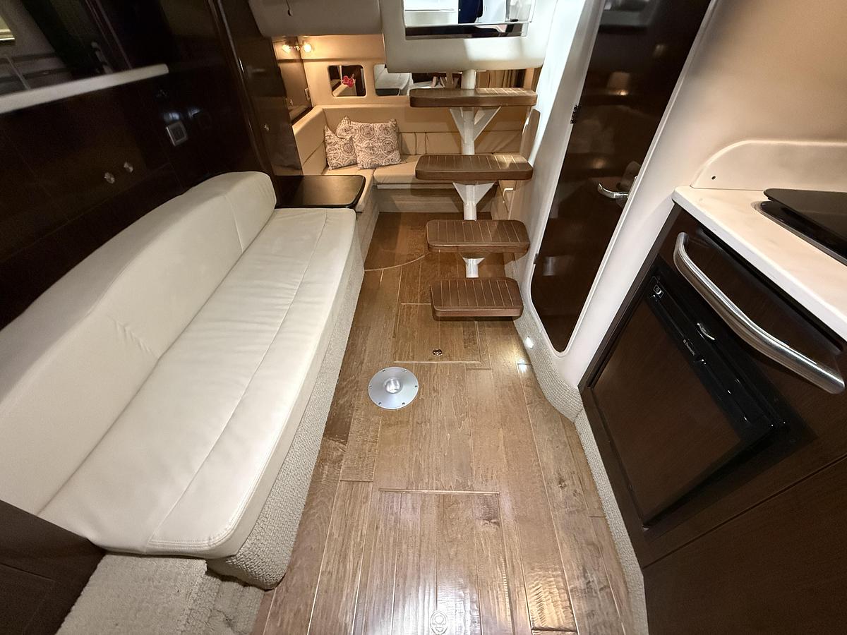 Used 2017 Sea Ray 330 Sundancer