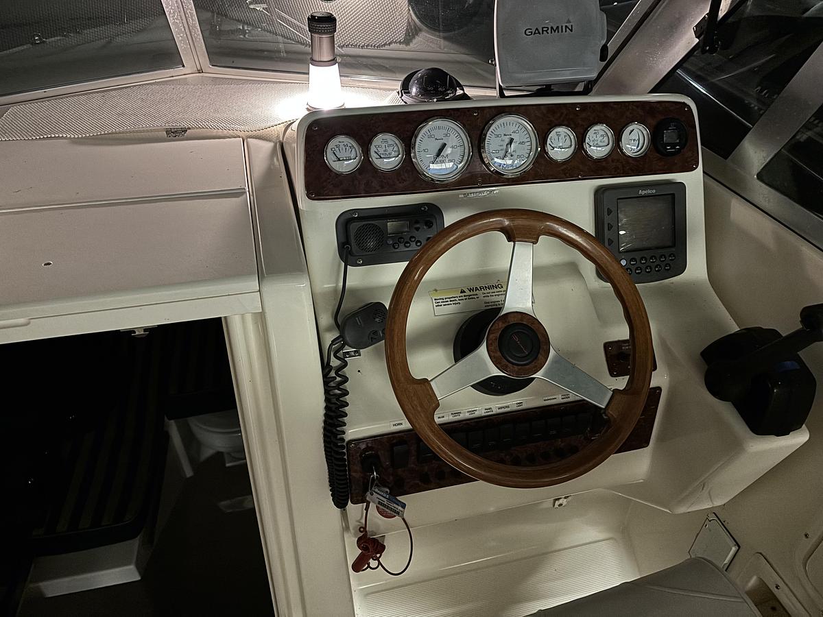Used 1999 Pursuit 2460 Denali