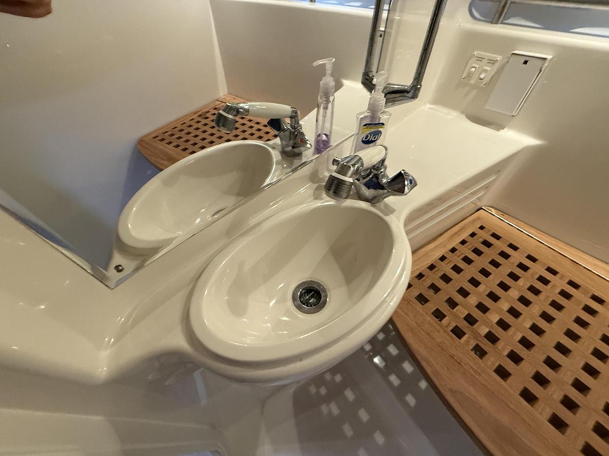 Used 2000 Monterey 322 Cruiser