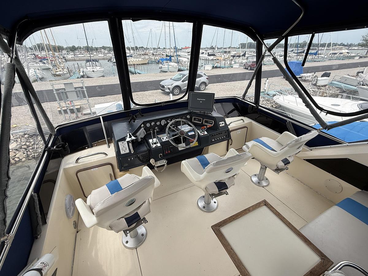 Used 1986 Sea Ray 410 Sundancer