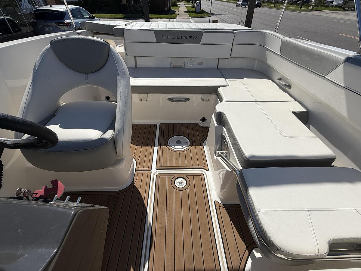 Used 2016 Bayliner VR5