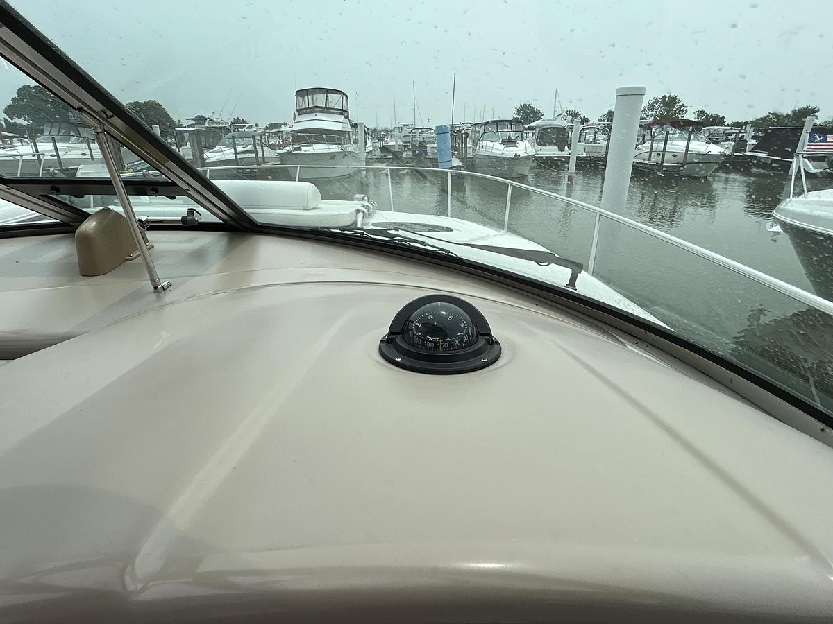 Used 2005 Sea Ray 320 Sundancer