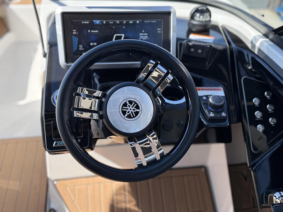 Used 2023 Yamaha 252 SD