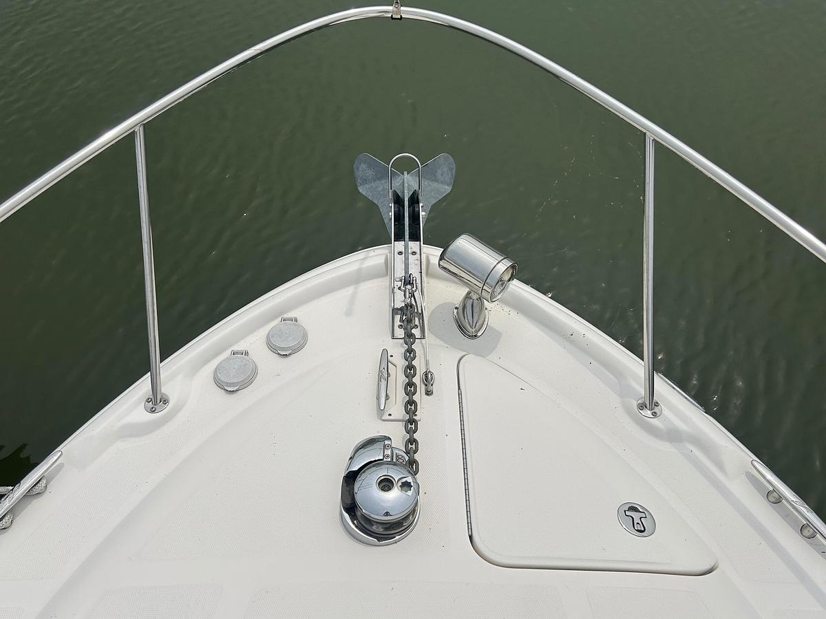 Used 2005 Sea Ray 320 Sundancer