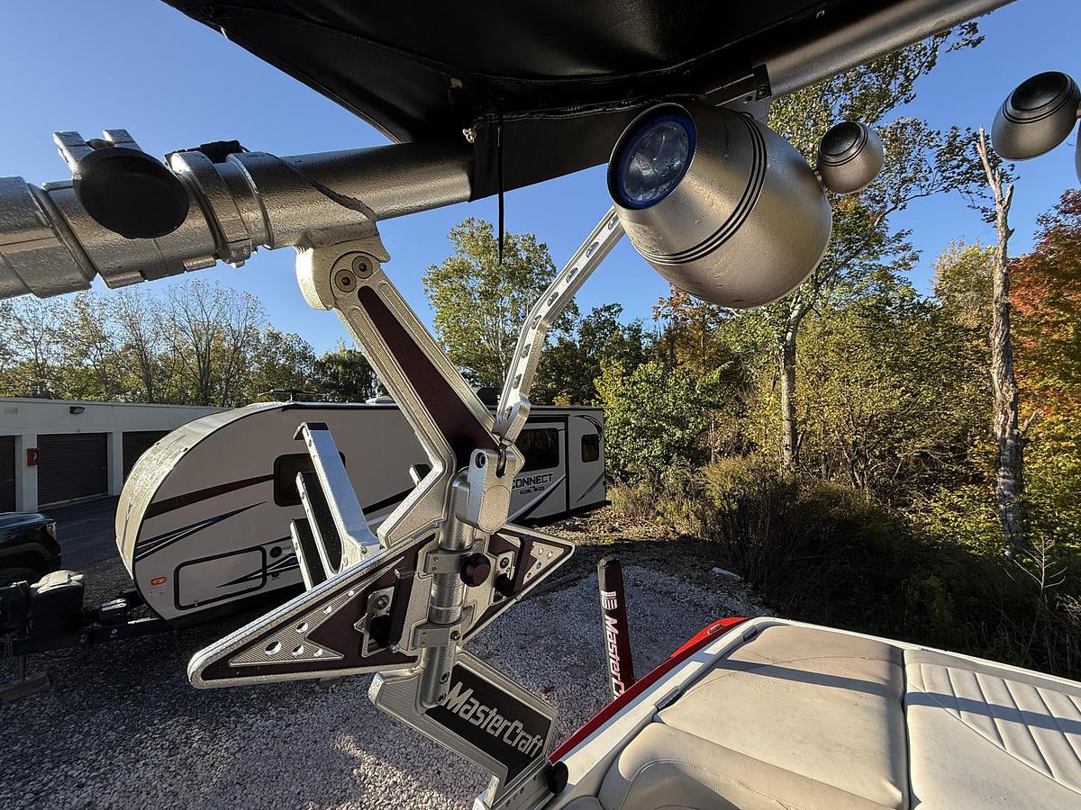 Used 2008 Mastercraft XStar 23'