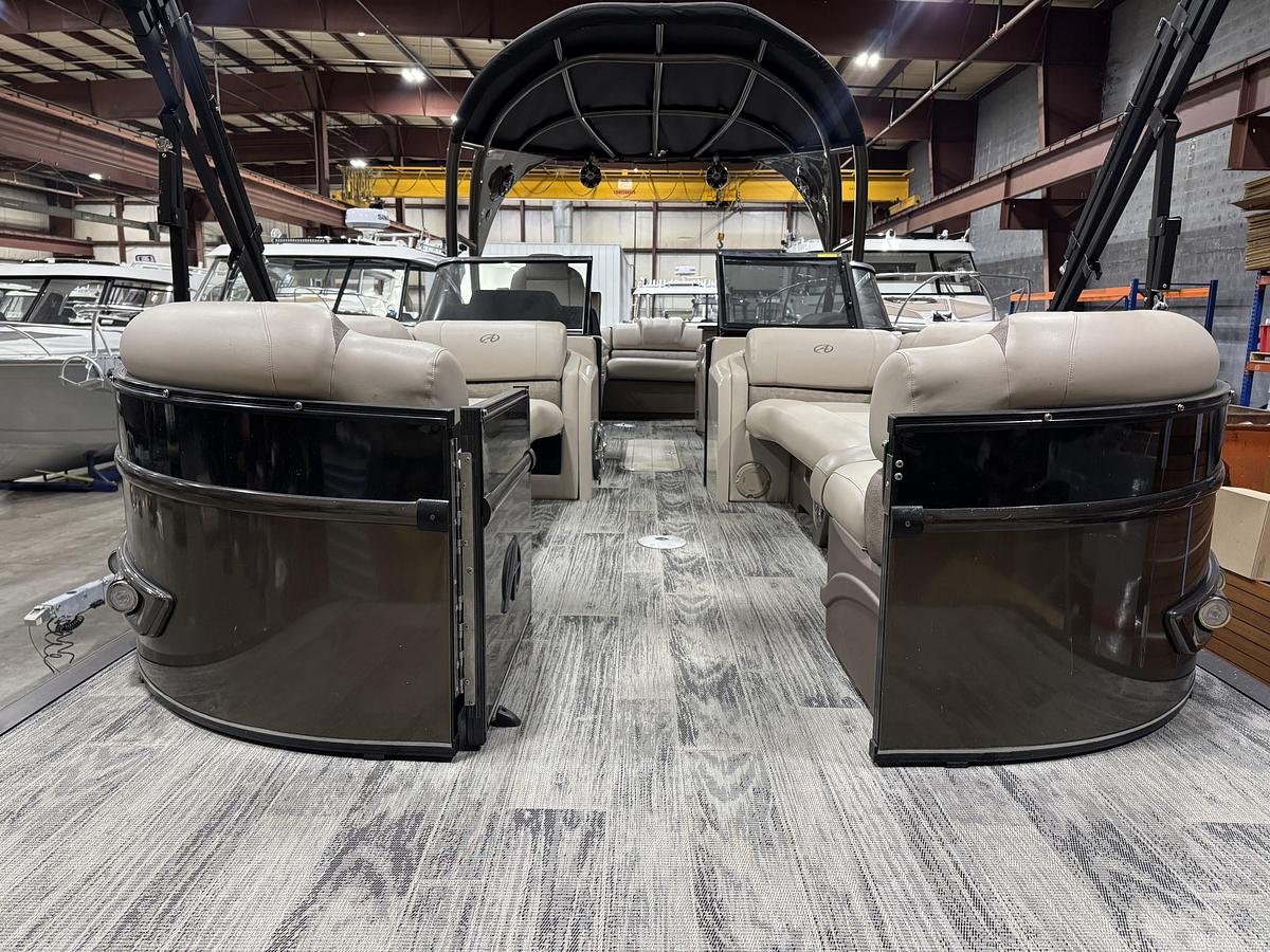 Used 2022 Avalon 2785 Catalina Platinum Cruiser