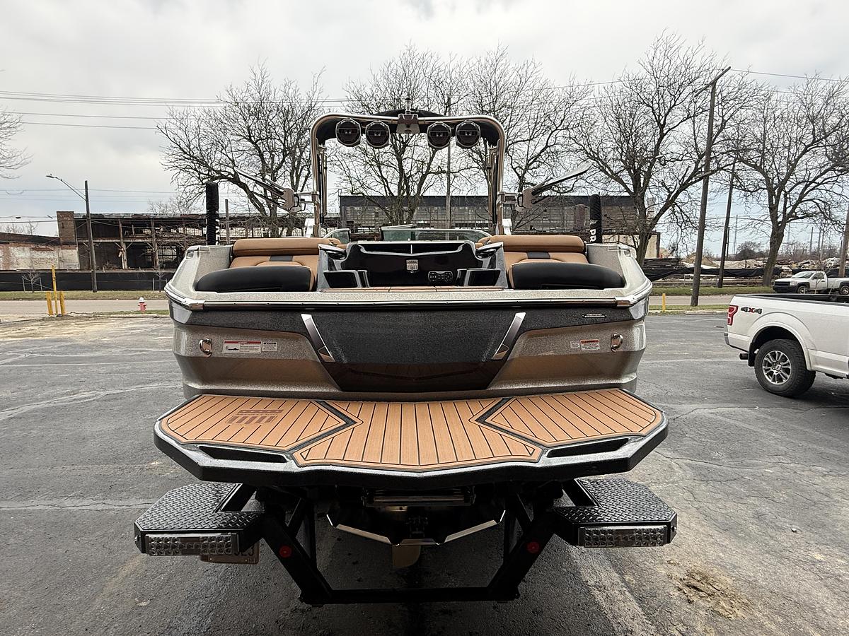 Used 2021 MasterCraft X26