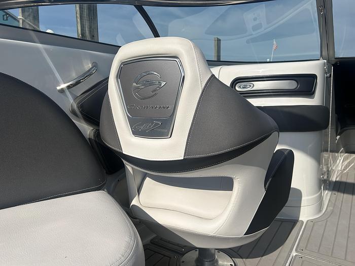 Used 2022 Crownline E285