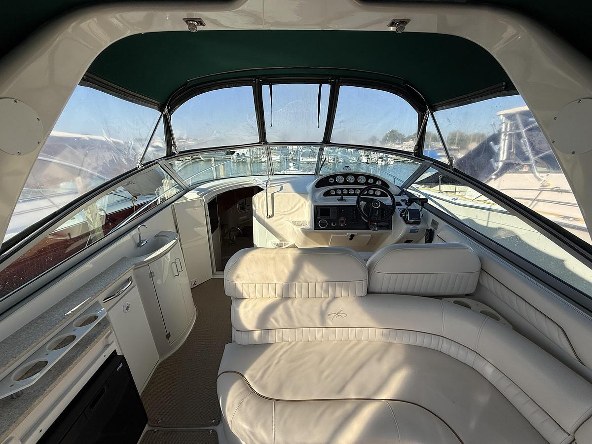 Used 2000 Monterey 322 Cruiser