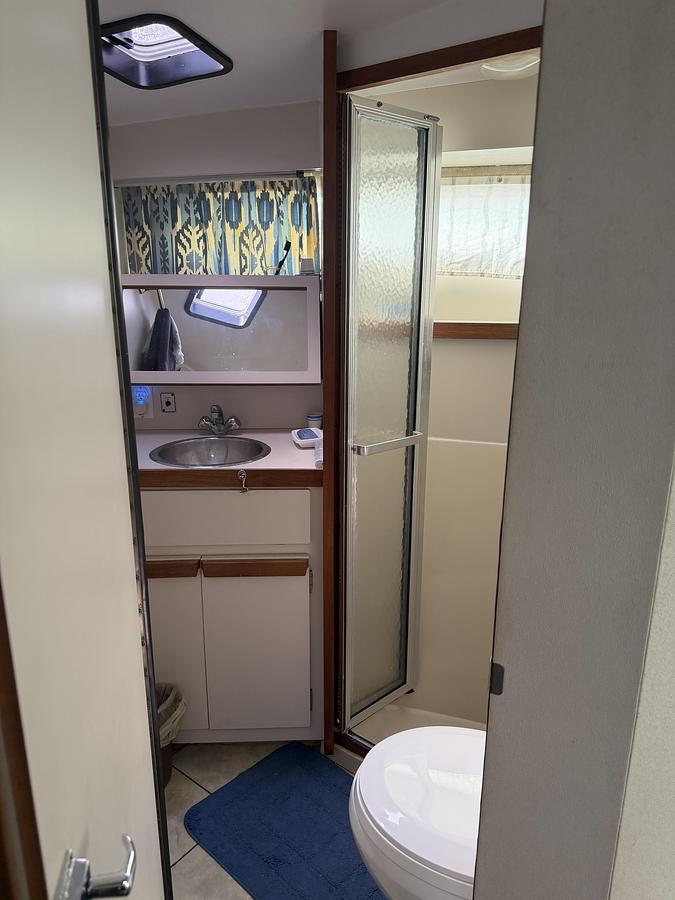 Used 1988 Carver 3257 Montego